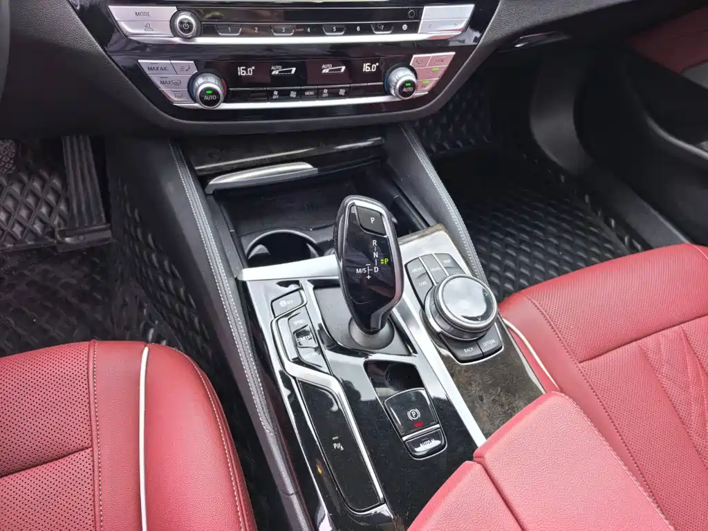 BMW 5 Series 2023 — фото 14
