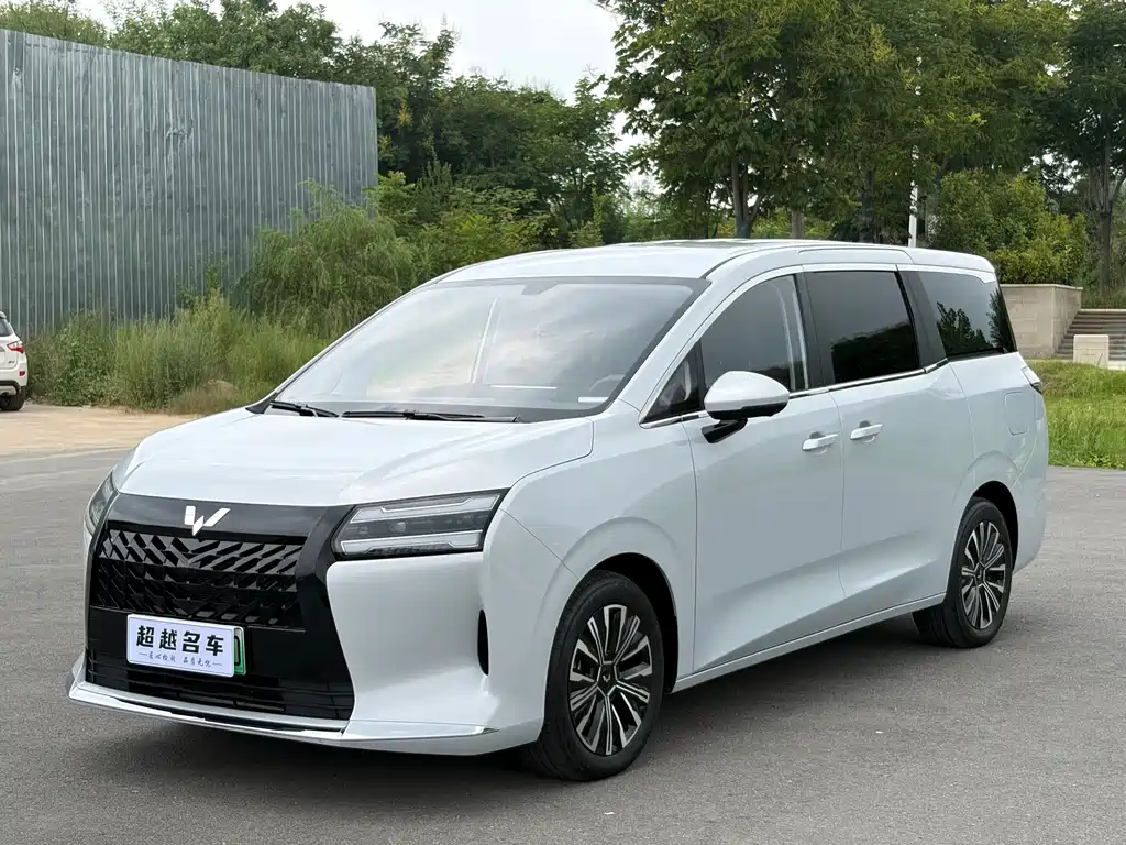 Wuling Starlight 730 New Energy 2025