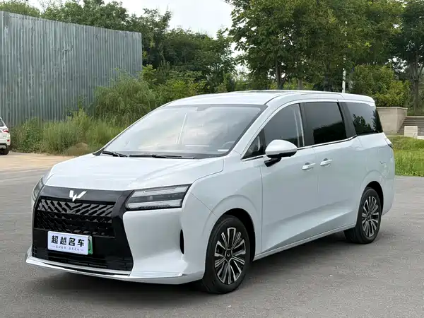 Wuling Starlight 730 New Energy 2025