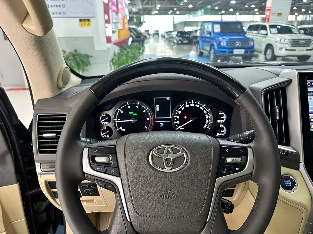 Toyota Land Cruiser 2016 — фото 11