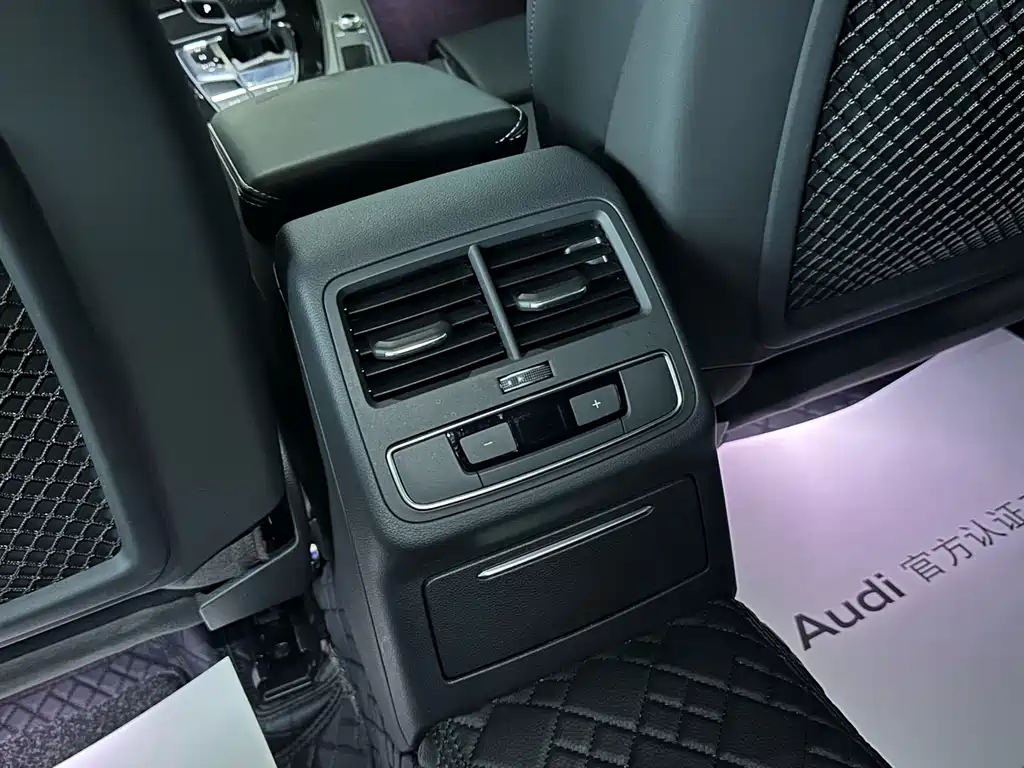 Audi A4L 2025 — фото 10