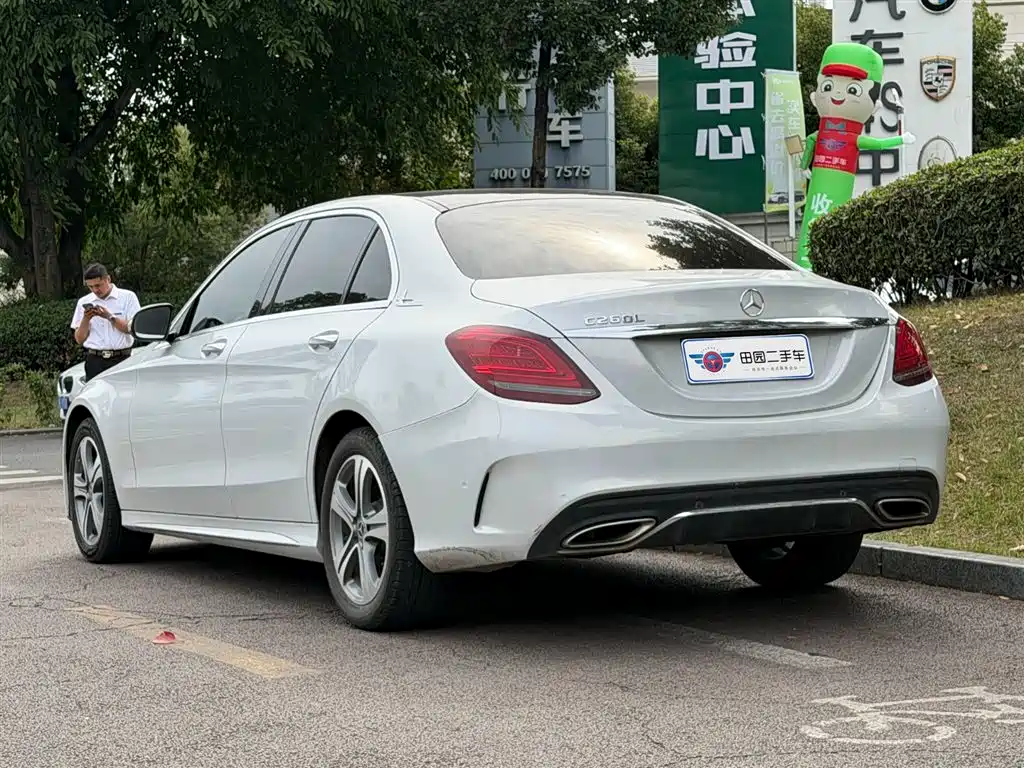 Mercedes-Benz C-Class 2019 — фото 4