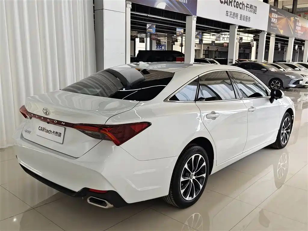 Toyota Avalon 2023 — фото 15