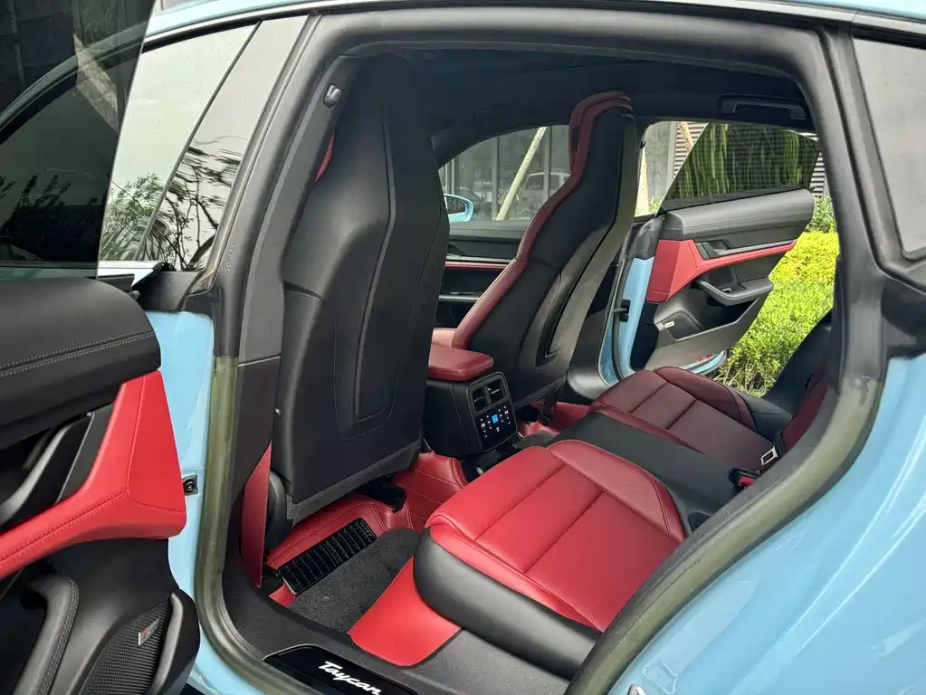 Porsche Taycan 2022