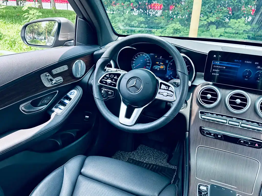 Mercedes-Benz GLC 2021 — фото 30