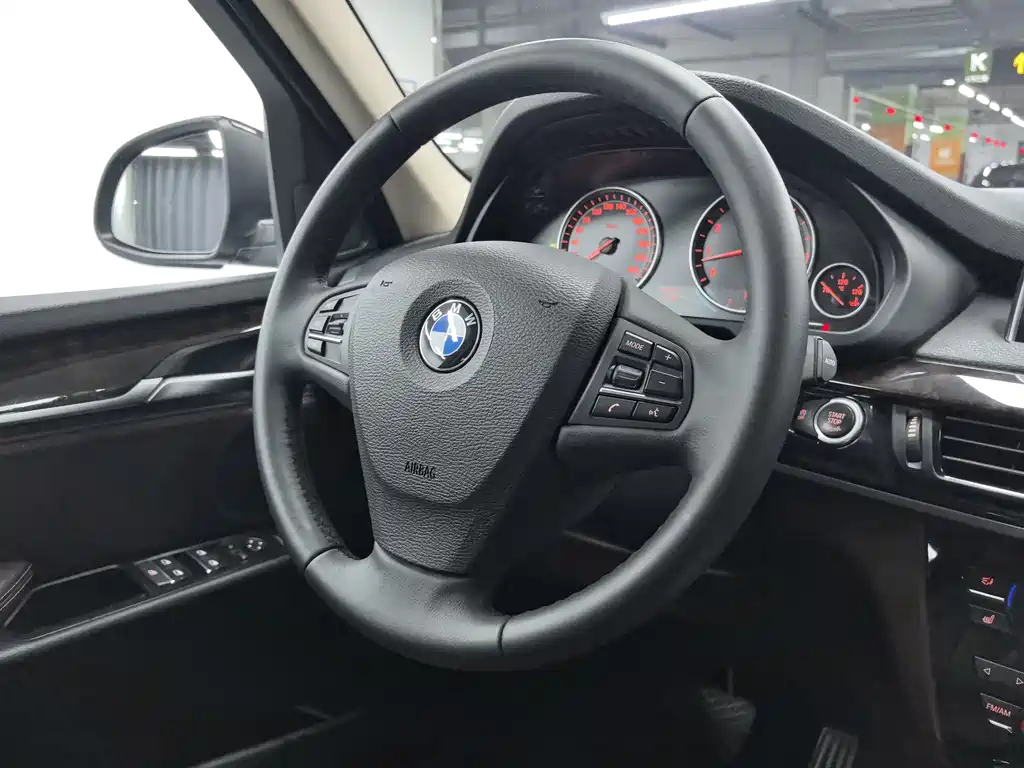 BMW X5 2015 — фото 9