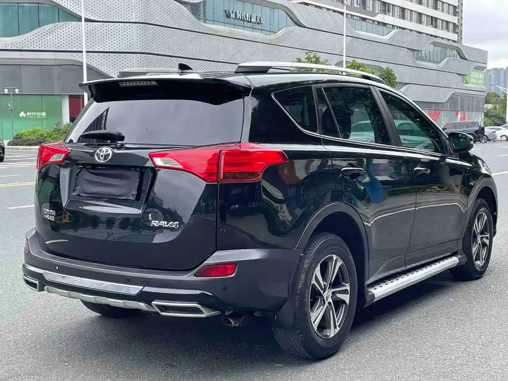 Toyota RAV4 2016 — фото 4