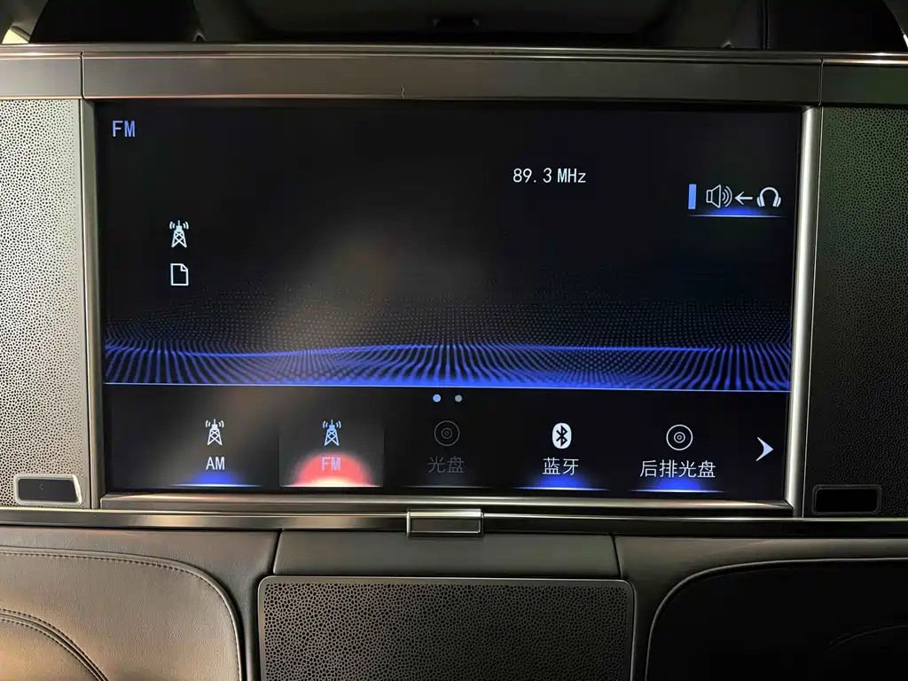 Lexus LM 2022 — фото 18