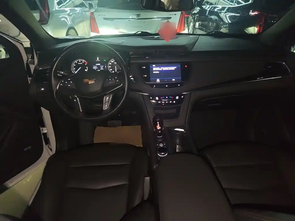 Cadillac XT5 2021 — фото 10