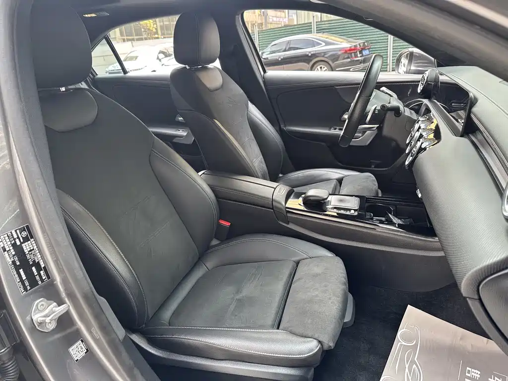 Mercedes-Benz A-Class 2022 — фото 14