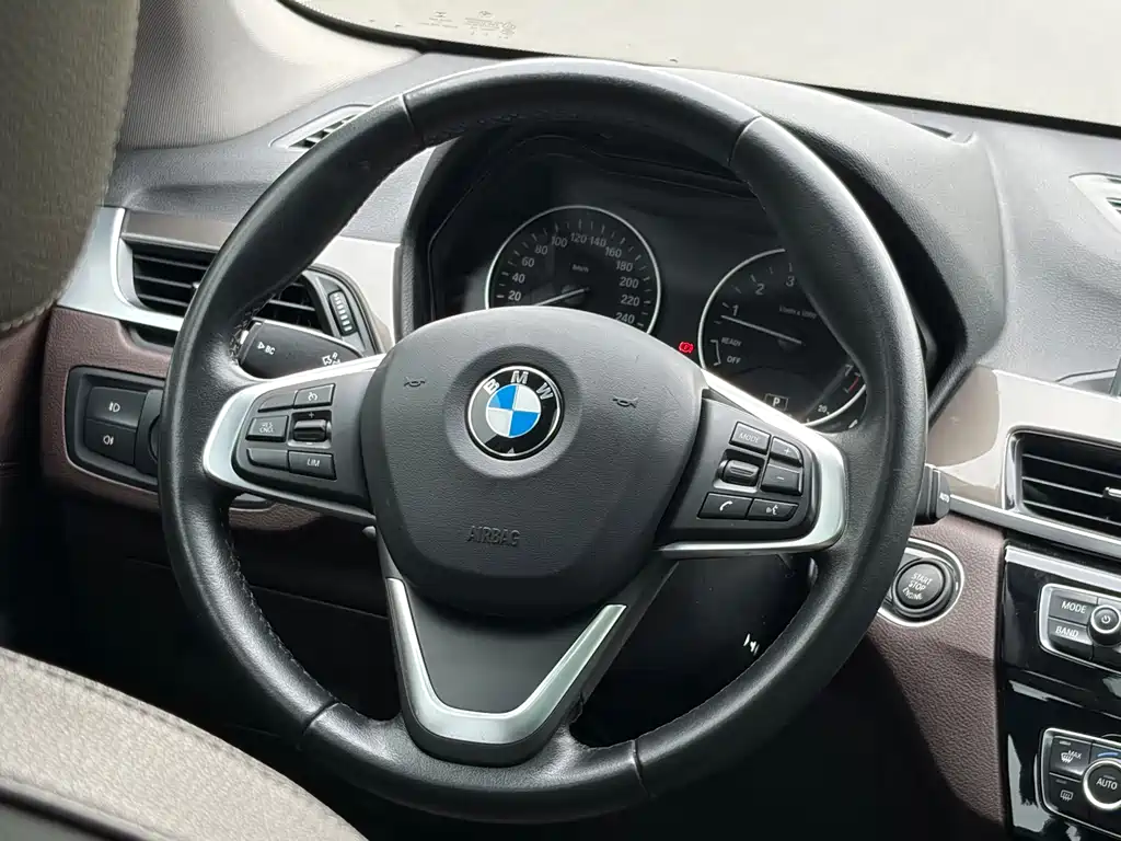 BMW X1 2017 — фото 10