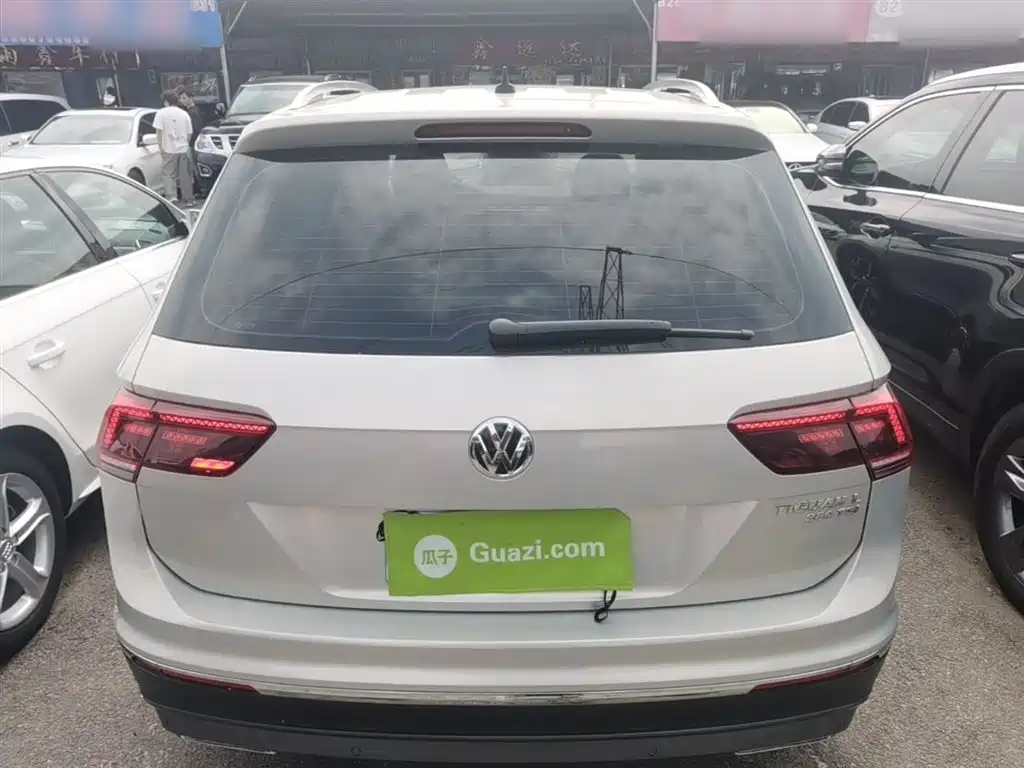 Volkswagen Tiguan L 2018 — фото 6