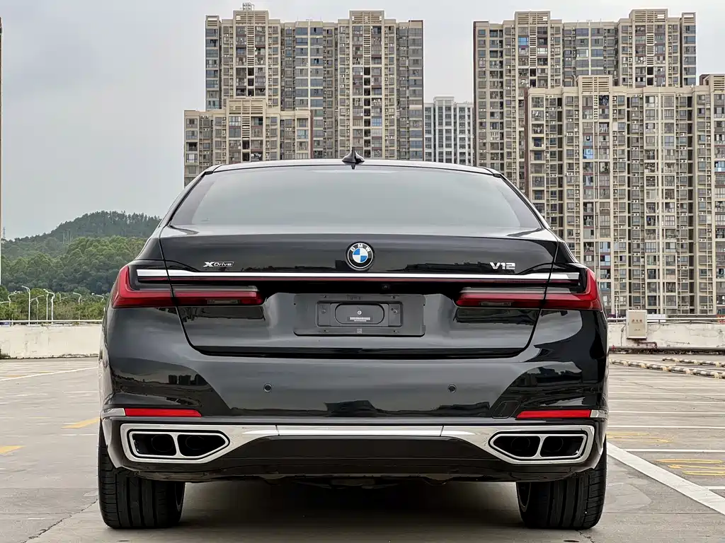 BMW 7 Series 2021 — фото 11