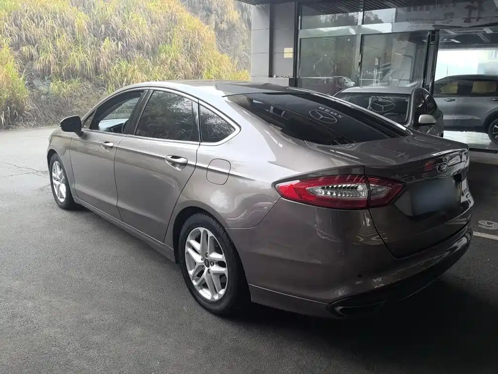 Ford Mondeo 2016 — фото 23