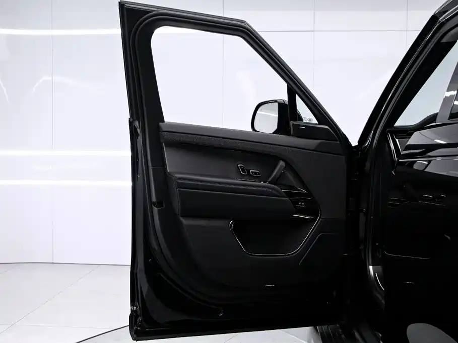 Land Rover Range Rover Sport 2025 — фото 11