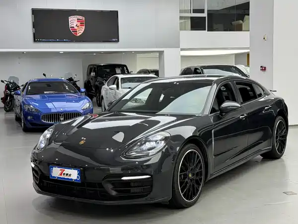 Porsche Panamera 2021
