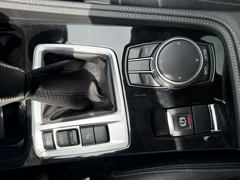 BMW 1 Series 2017 — фото 12