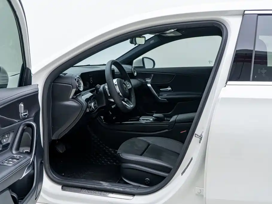Mercedes-Benz A-Class 2021 — фото 19
