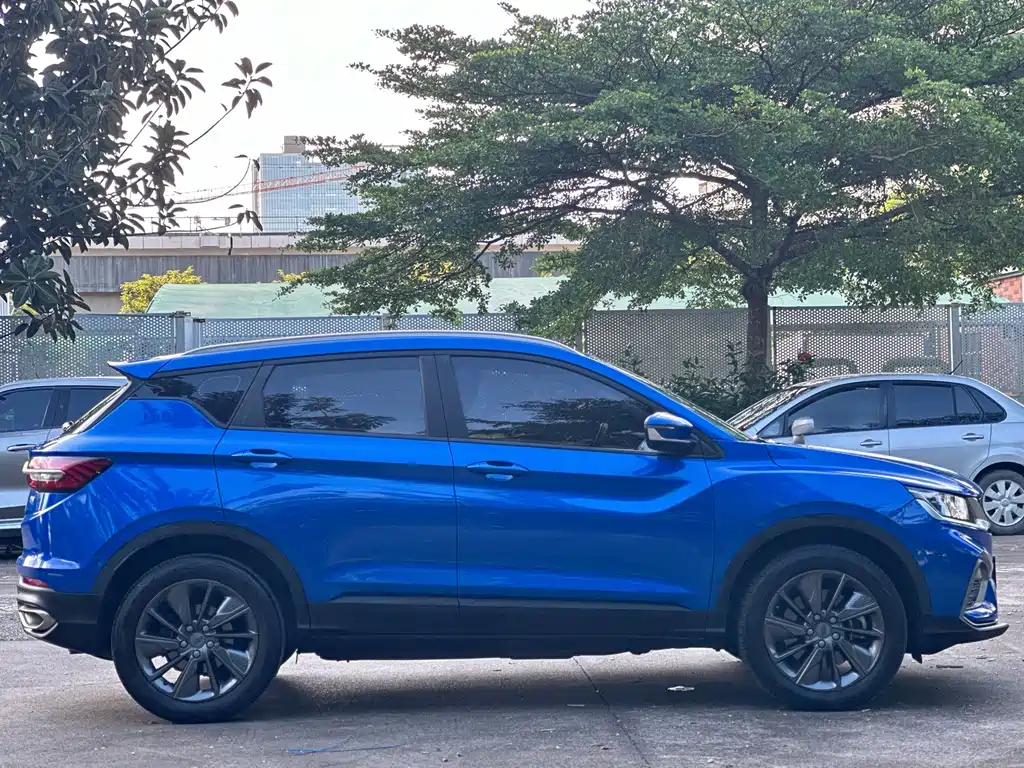 Geely Binyue New Energy 2020 — фото 13