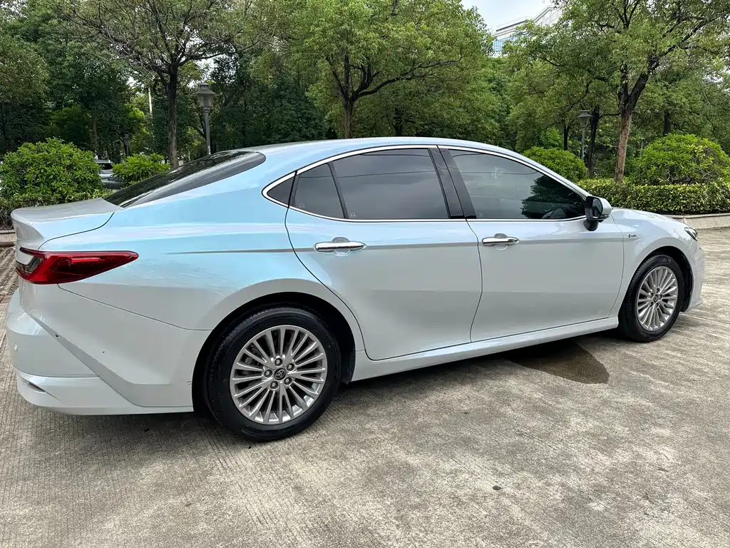 Toyota Camry 2024 — фото 18