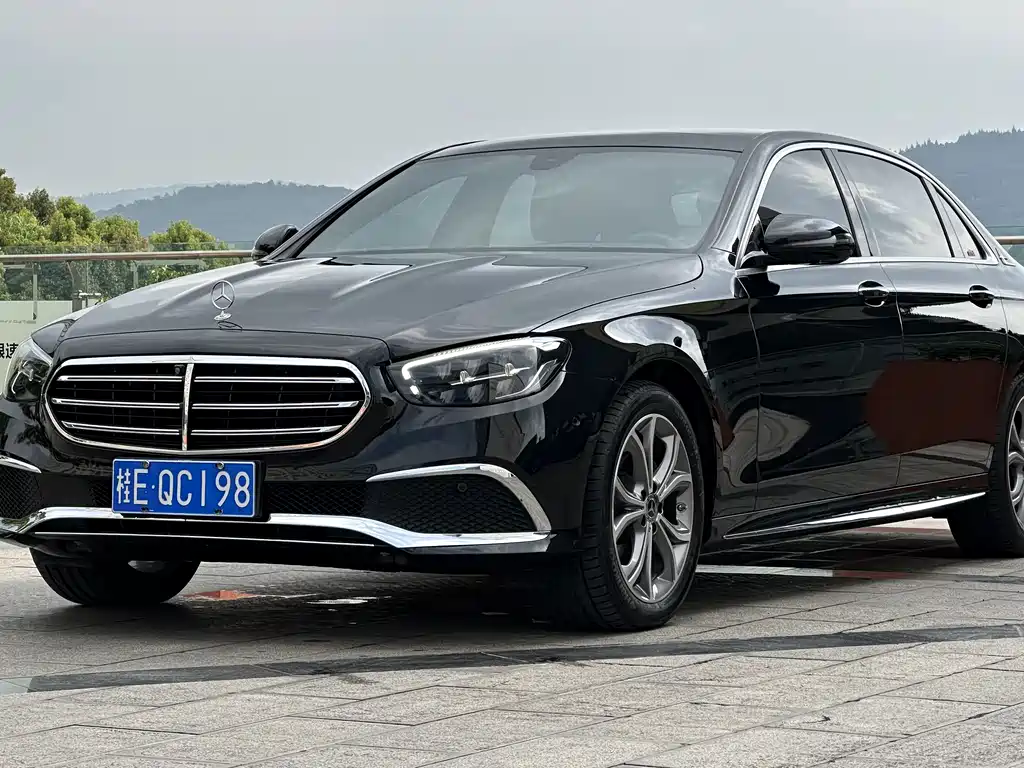 Mercedes-Benz E-Class 2022 — фото 1
