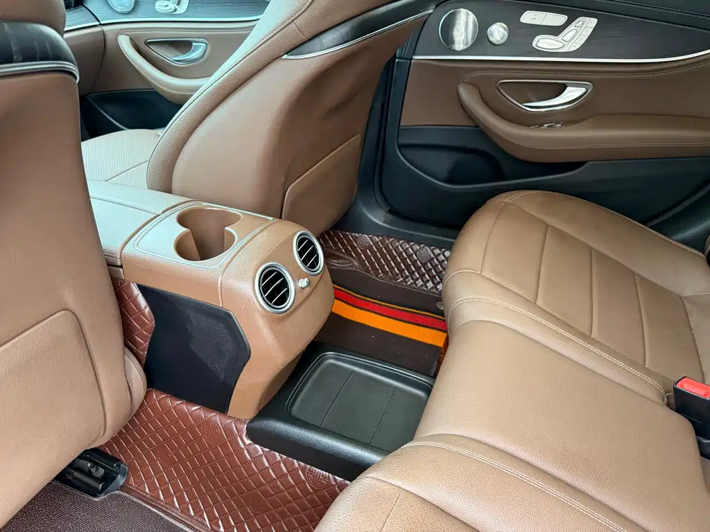 Mercedes-Benz E-Class 2020 — фото 14