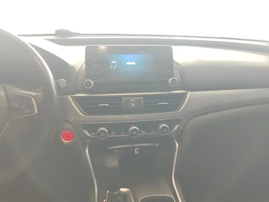 Honda Accord 2020 — фото 13