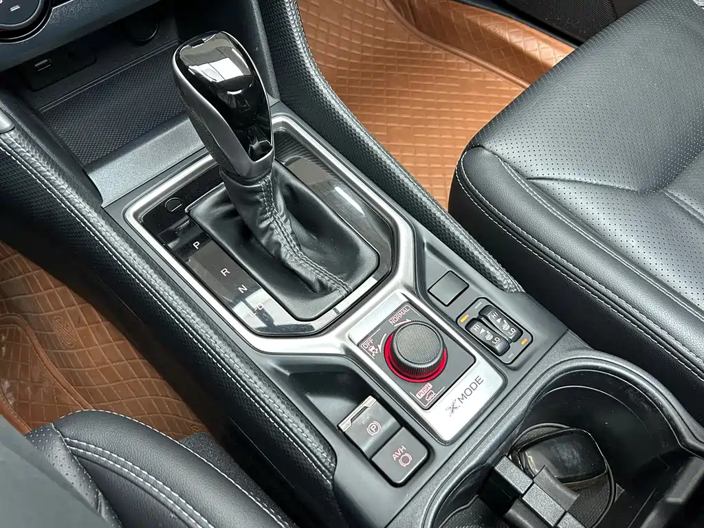 Subaru Forester 2023 — фото 18