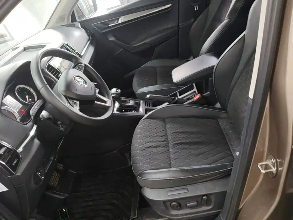 Skoda Karoq 2018 — фото 15