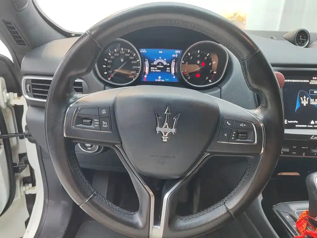 Maserati Levante 2018 — фото 12