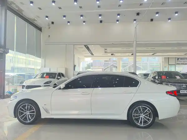 BMW 5 Series 2022