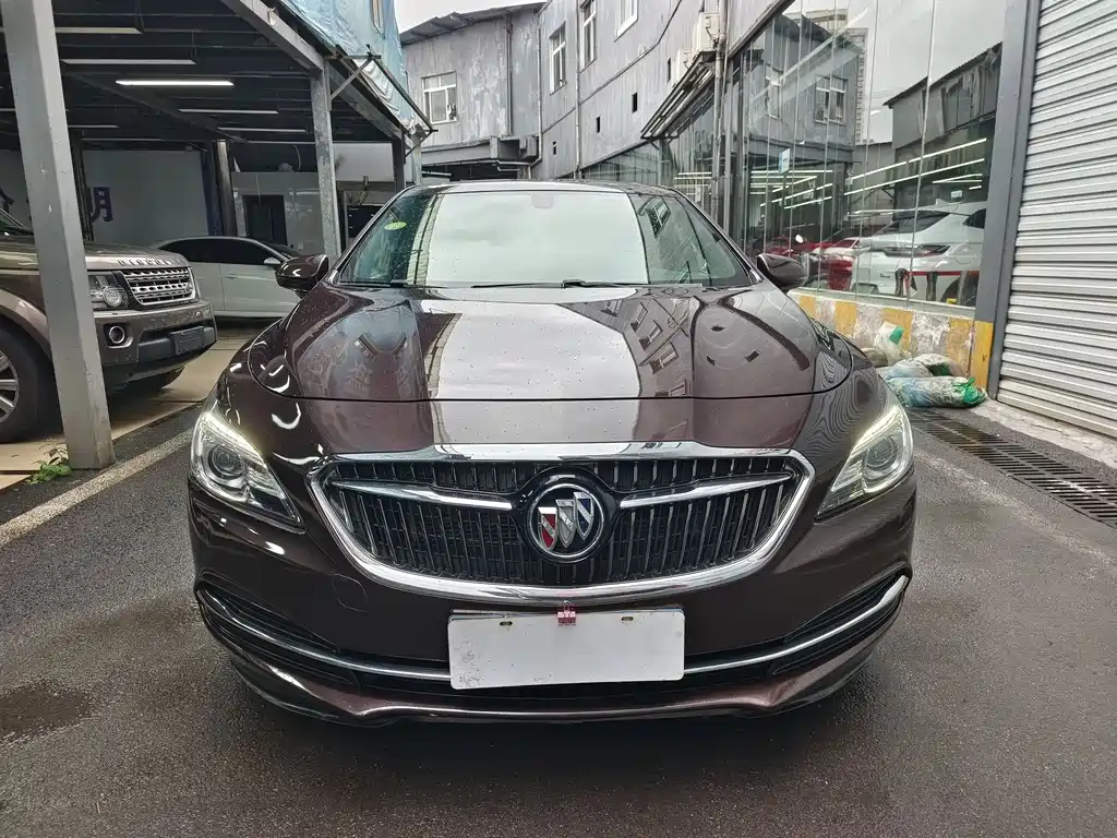 Buick LaCrosse 2017 — фото 2