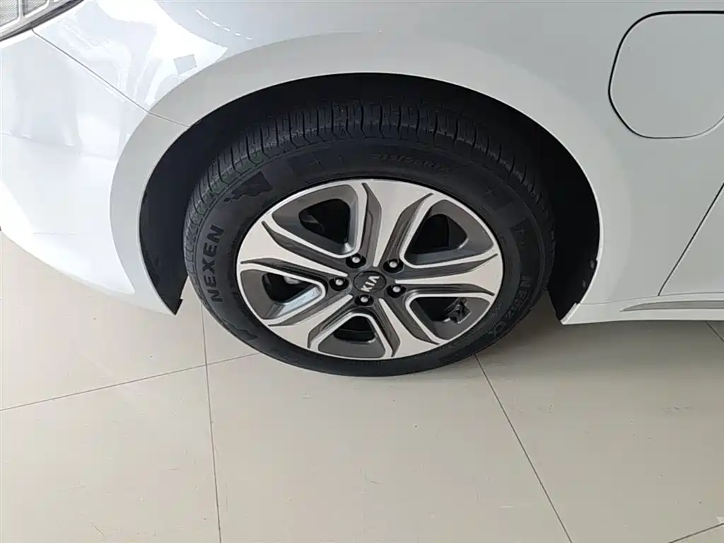 Kia K5 New Energy 2020 — фото 23