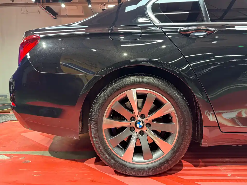 BMW 7 Series 2014 — фото 10