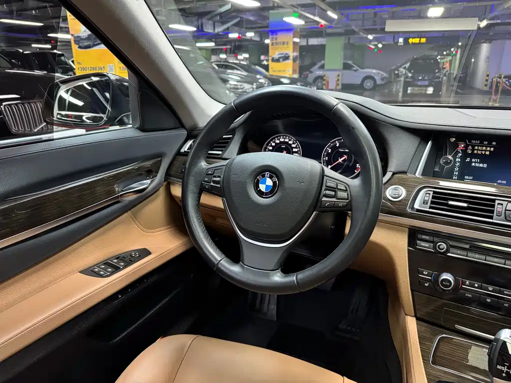 BMW 7 Series 2014 — фото 24