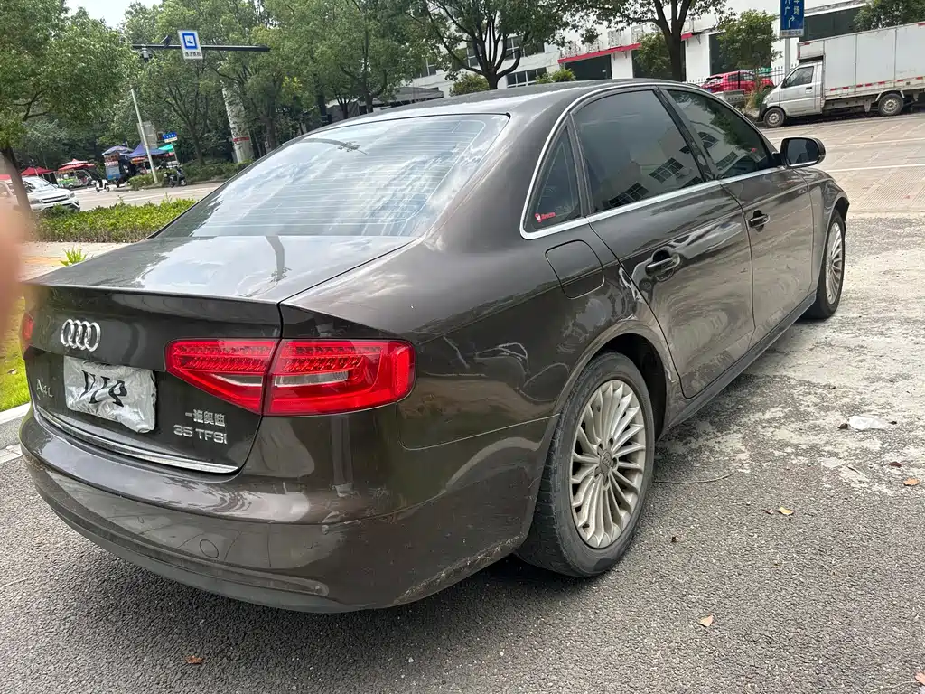 Audi A4L 2014