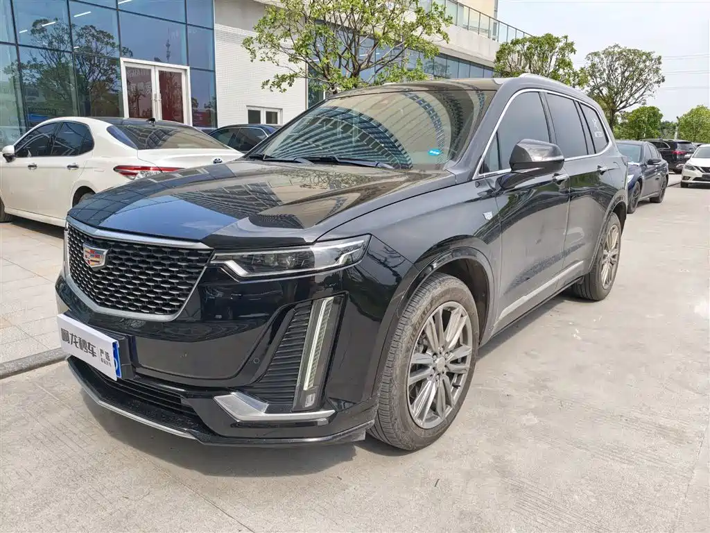 Cadillac XT6 2022 — фото 1