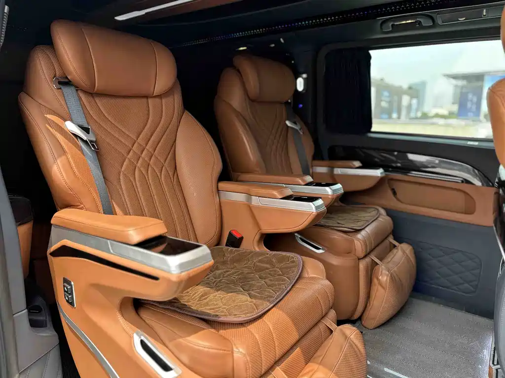 Mercedes-Benz Vito 2023 — фото 12