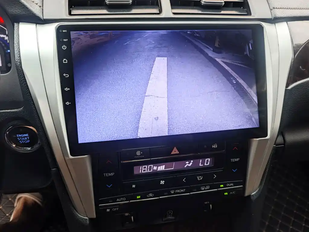 Toyota Camry 2016 — фото 18