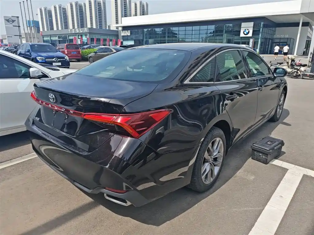 Toyota Avalon 2020 — фото 7