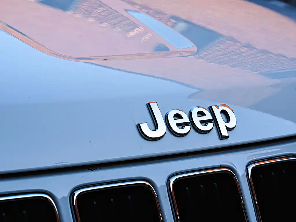 Jeep Grand Cherokee 2014 — фото 10