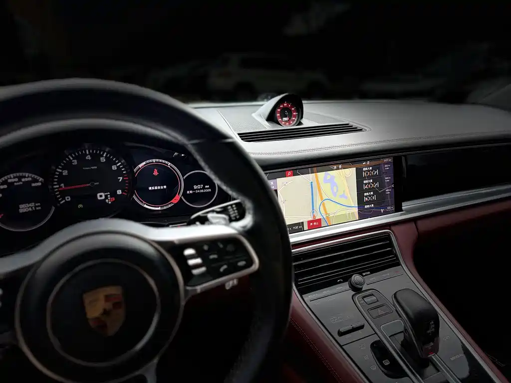 Porsche Panamera 2019 — фото 11
