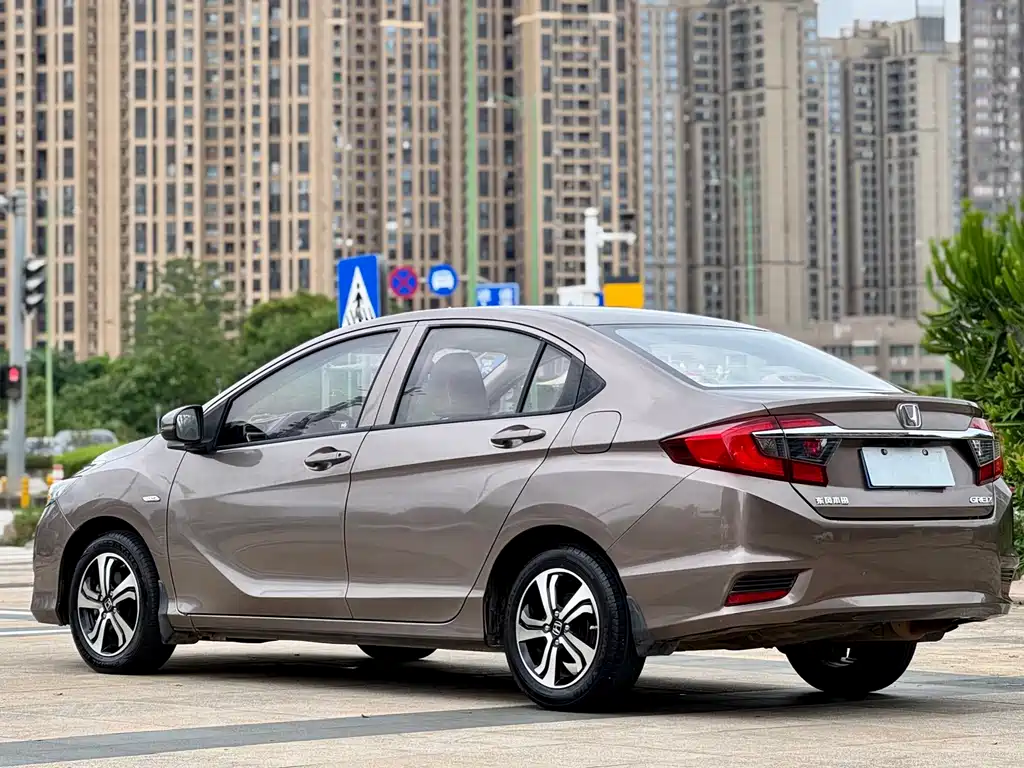 Honda Greiz 2016 — фото 12