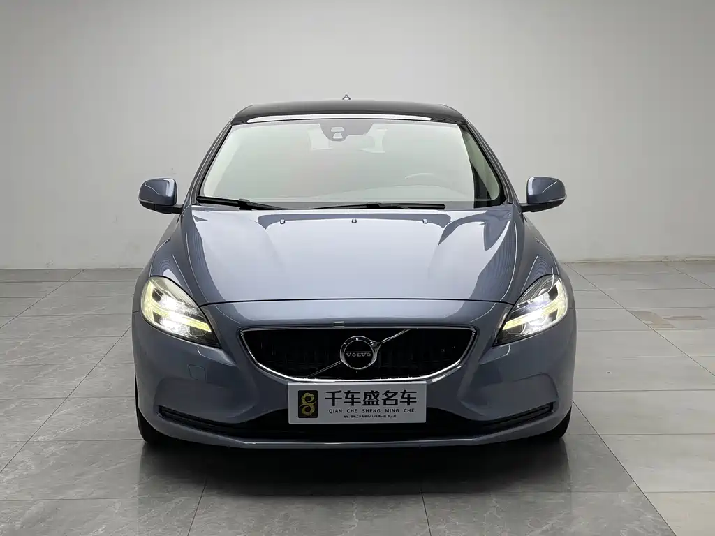 Volvo V40 2019 — фото 2