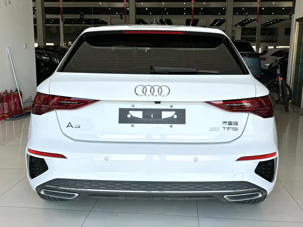 Audi A3 2023 — фото 8