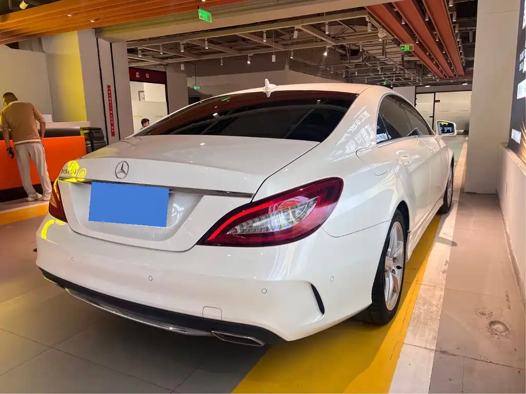 Mercedes-Benz CLS 2016 — фото 17