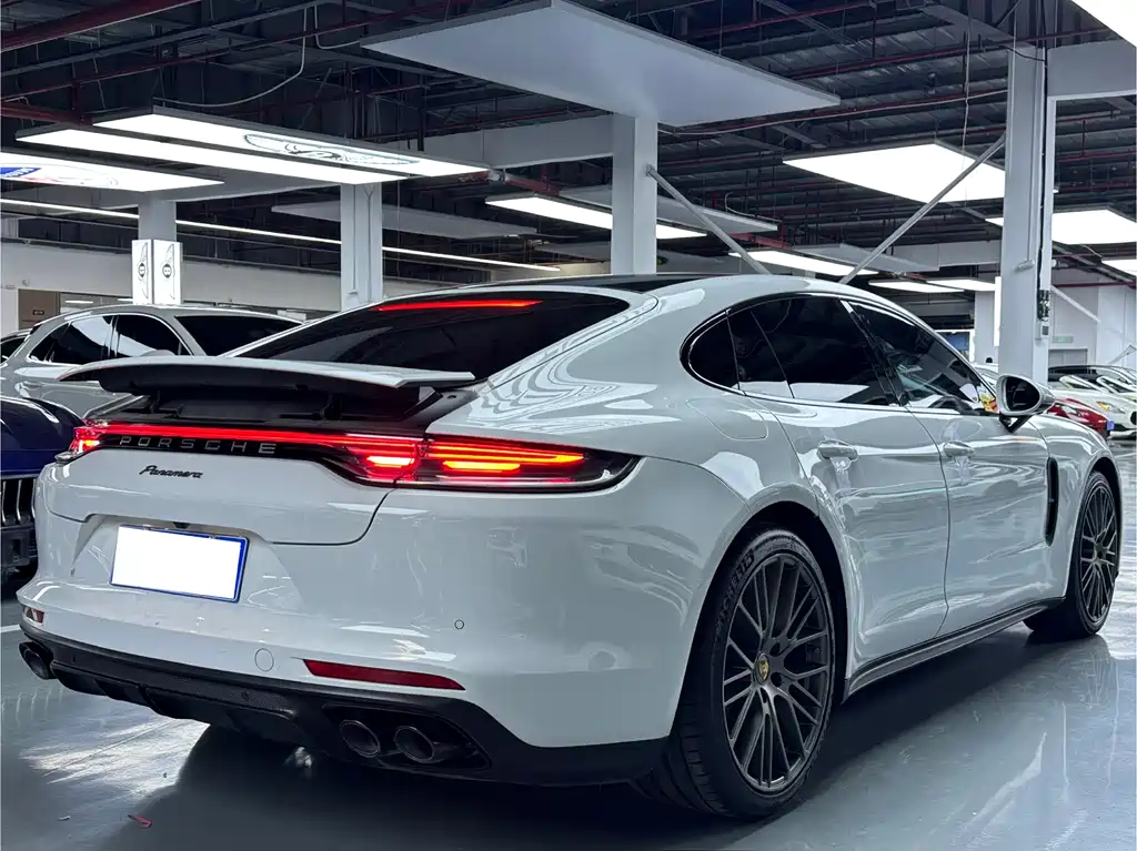 Porsche Panamera 2023 — фото 18