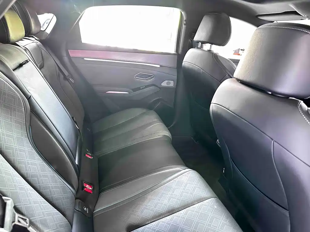 BYD Qin L 2025 — фото 15