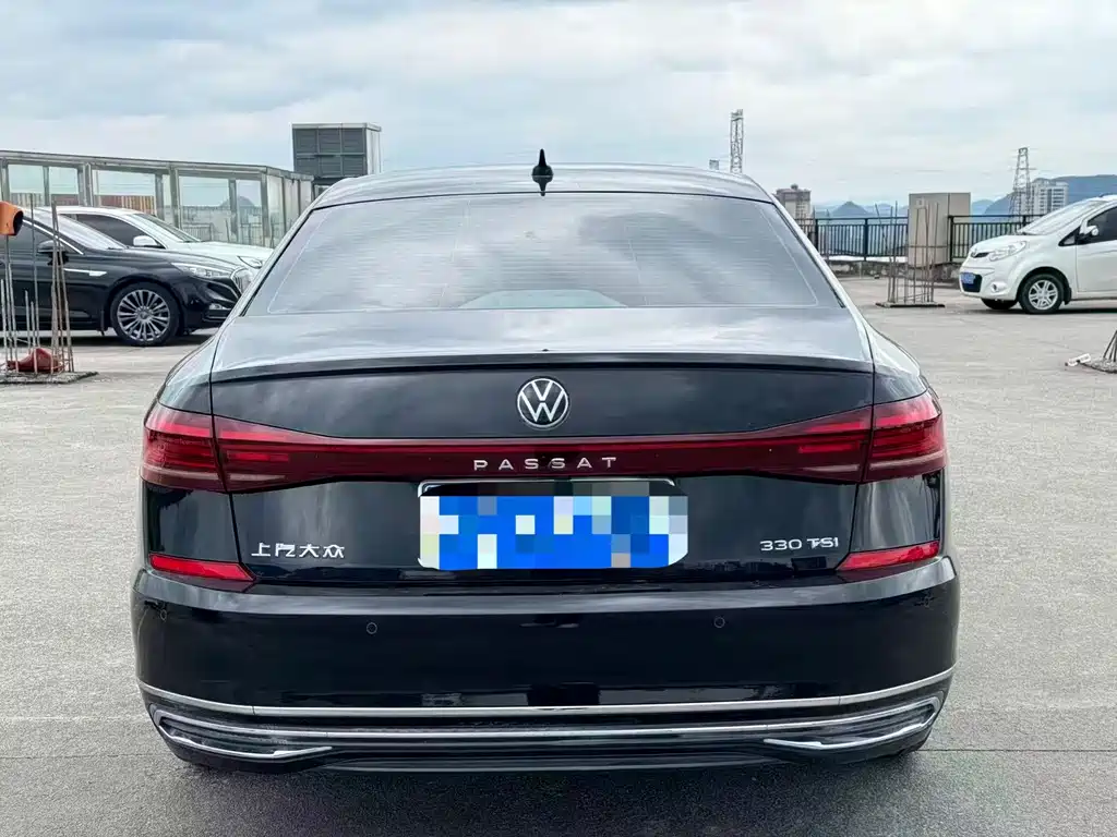 Volkswagen Passat 2022 — фото 6