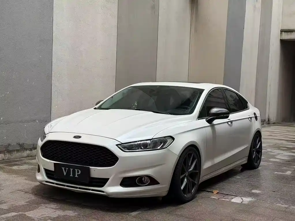 Ford Mondeo 2015 — фото 1